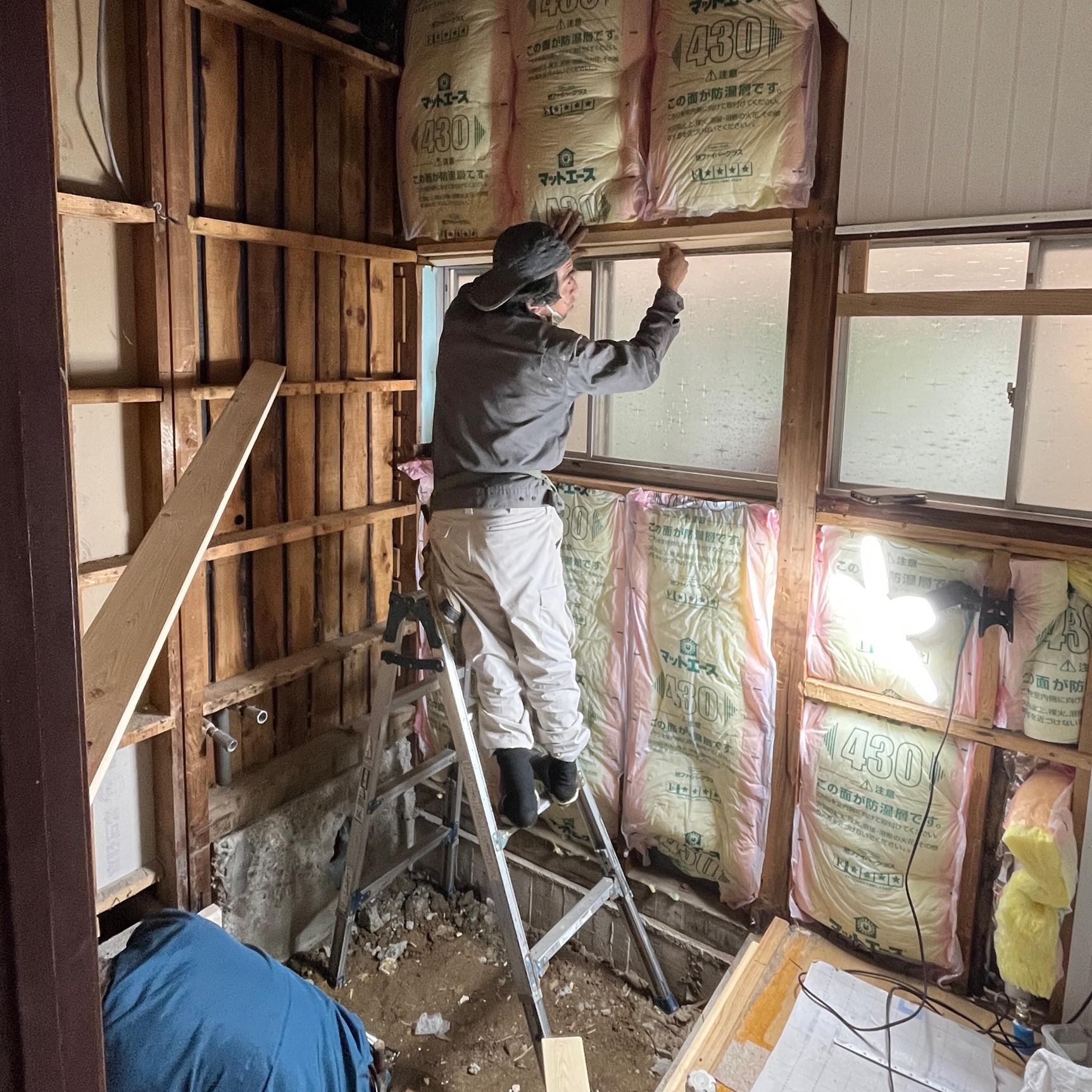 断熱工事中