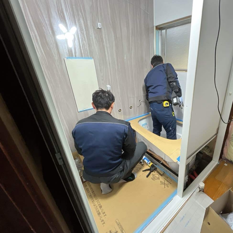 組み立て作業中