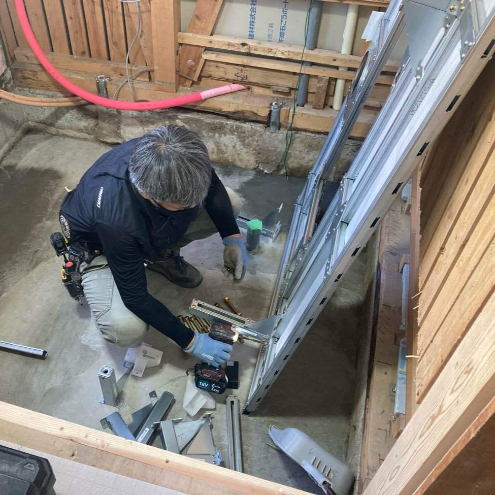 組み立て作業中